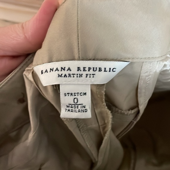 Banana Republic size 0 Martin Fit Tan Mid-rise Bermuda Shorts - Picture 8 of 10
